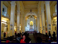 Inside St. Dominic's Church from 1587.